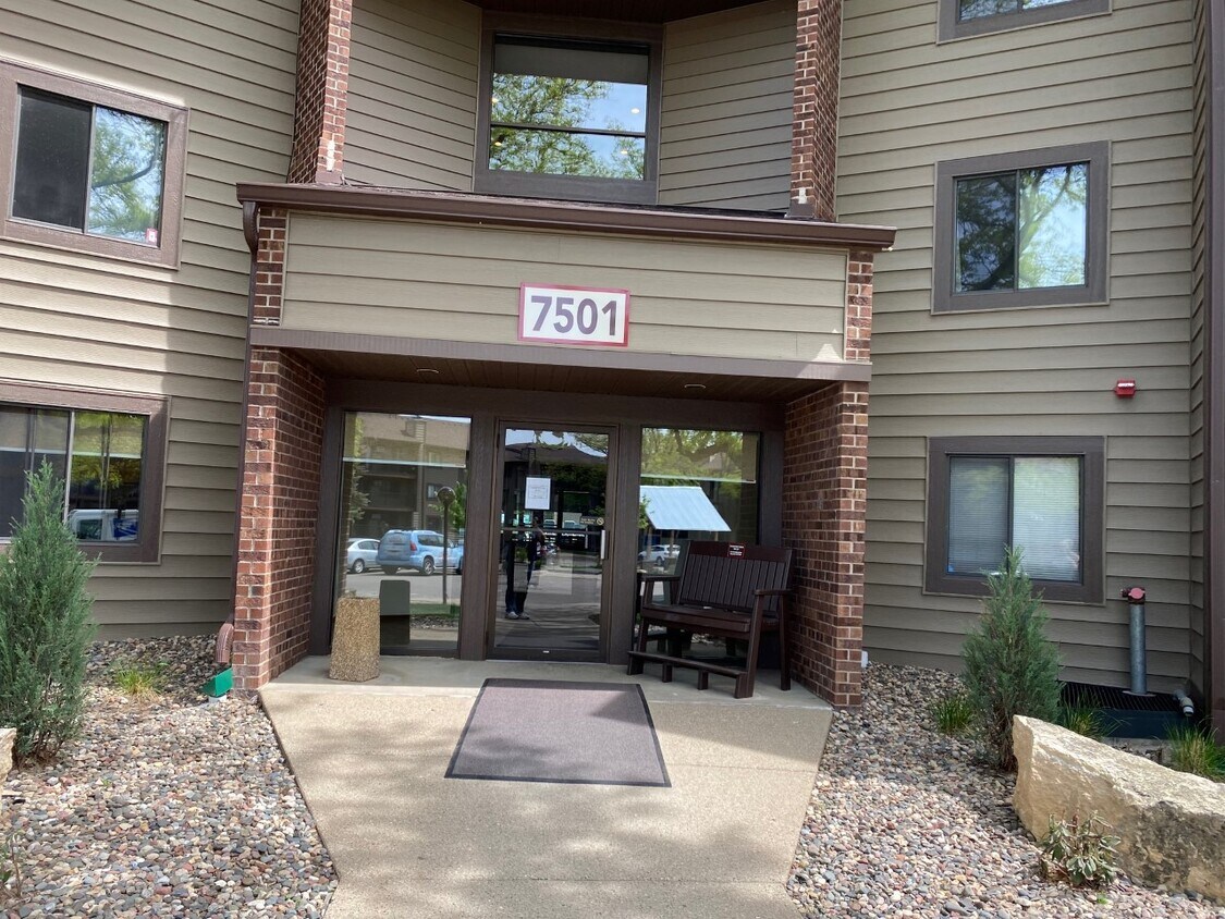 7501 W 101st St Unit 123, Minneapolis, MN 55438 Condo for Rent in Minneapolis, MN