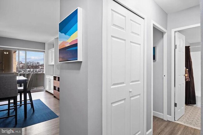 Foto del edificio - 4600 Connecticut Ave NW