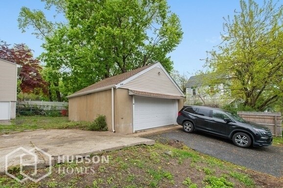 Building Photo - 83 E Forest Ave
