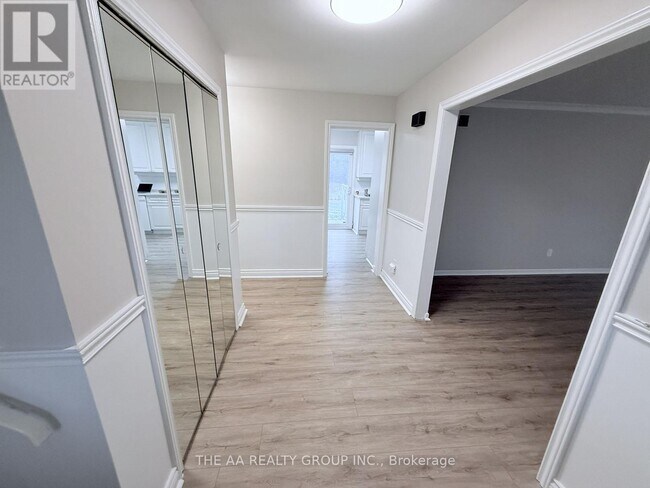 Photo du bâtiment - 65 Hillside Dr