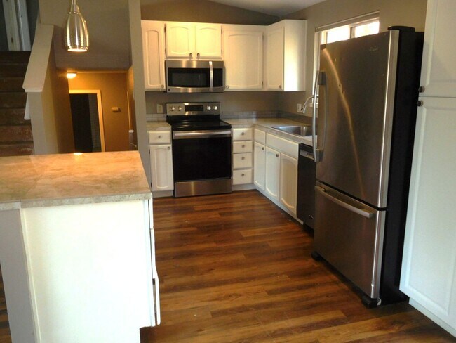 Foto del edificio - 1325 Williams Cir