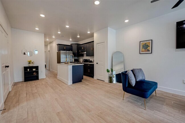 Building Photo - 5122 Southwind St