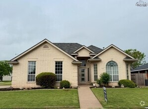 Building Photo - 5510 Long Leaf Dr