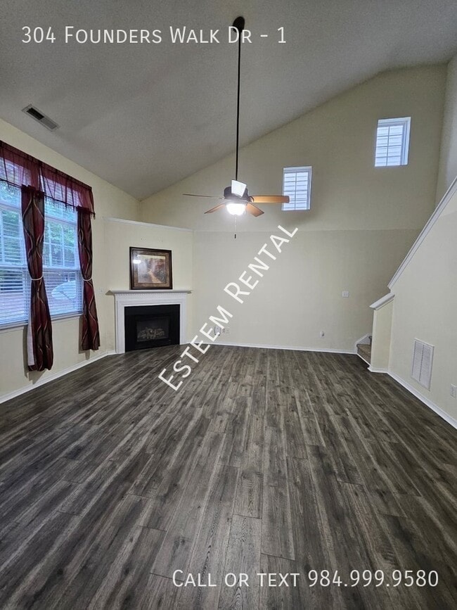 Building Photo - 304 Founders Walk Dr