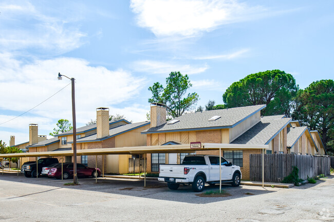 Building Photo - Oakwood Manor Condominiums