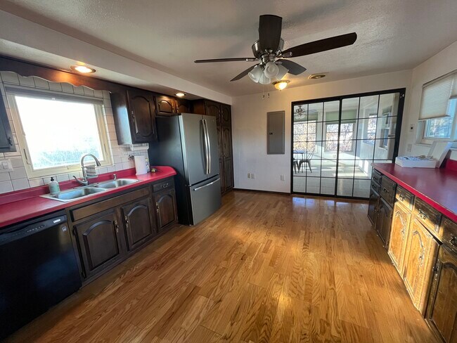 Kitchen to sunroom - 1754 Palmer Park Blvd