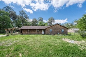 Building Photo - 22090 Little Dirt Rd