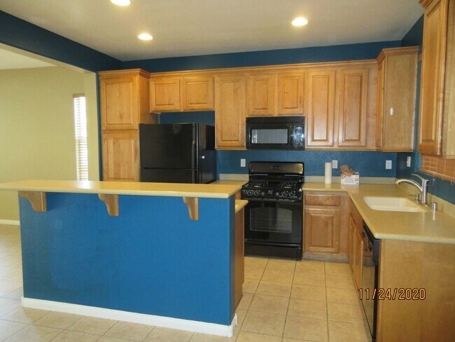 Foto del edificio - 2 Story, 3 BR, 2.5 BA Centennial Hill Area