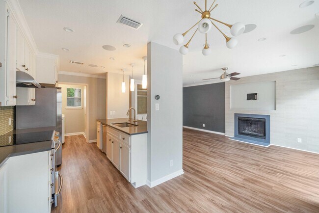 Foto del edificio - 3845 Ranch Rd 2222