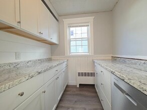 Building Photo - 48 Prince St