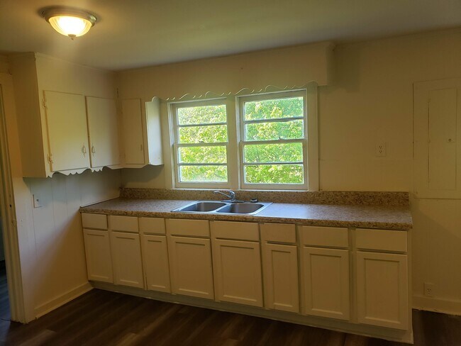 Foto del edificio - 302 Corner Wood St