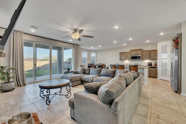 Building Photo - 912 Crystal Deer Dr