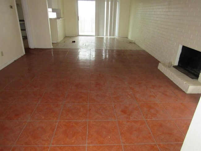 Foto del edificio - 8100 Leonora St