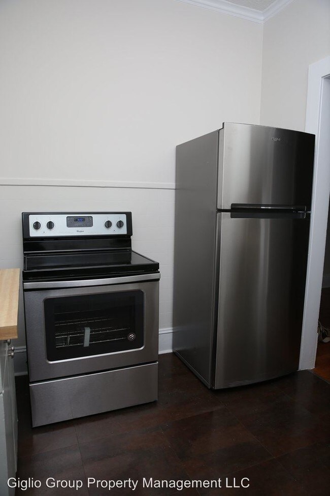 Building Photo - 1543 1545 1549 Sanderson