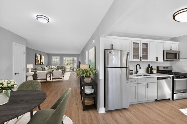 Welcome to Eagle Rock Apartments at Woodbury, where modern design meets comfort. Enjoy spacious interiors, stylish finishes, and a vibrant community atmosphere. Your ideal home awaits—schedule a tour today and see for yourself! - Eagle Rock Apartments at Woodbury