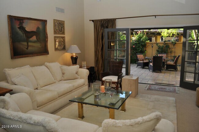 Foto del edificio - 7330 E Palo Verde Dr