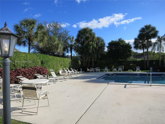 Foto del edificio - 811 NW 108th Terrace
