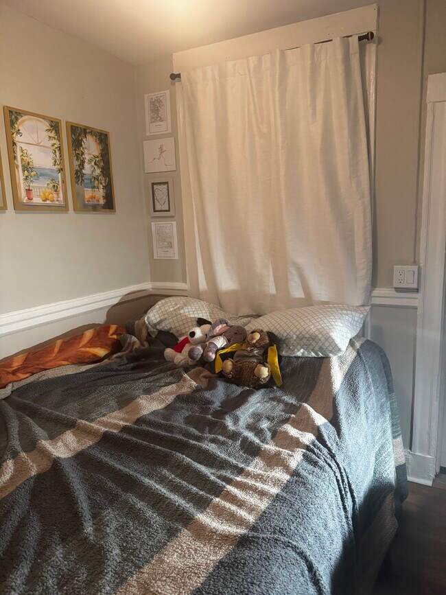 Building Photo - 220 Hanover St