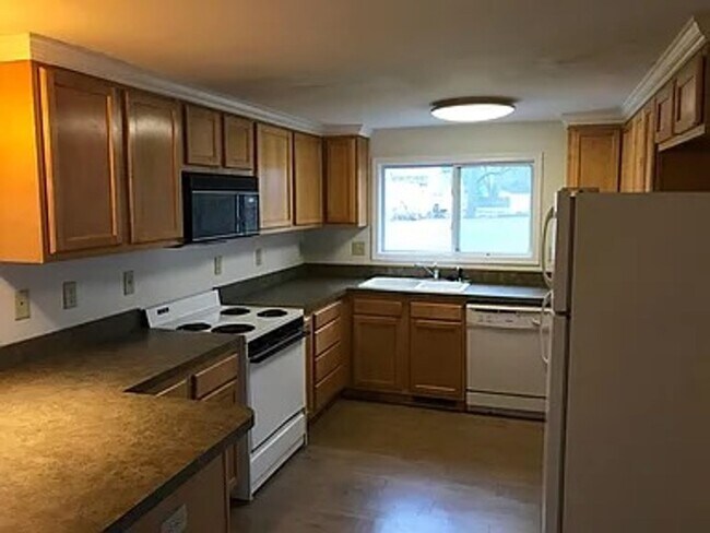 Foto del edificio - Section 8 Approved | Charming 3 Bed / 1 Bath Home in Lansing