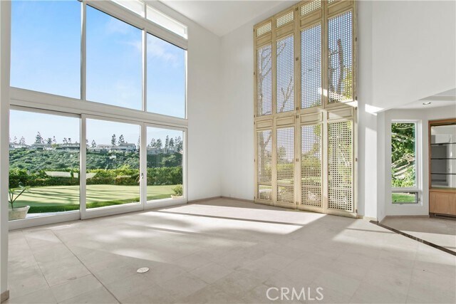 Foto del edificio - 2 Inverness Ln