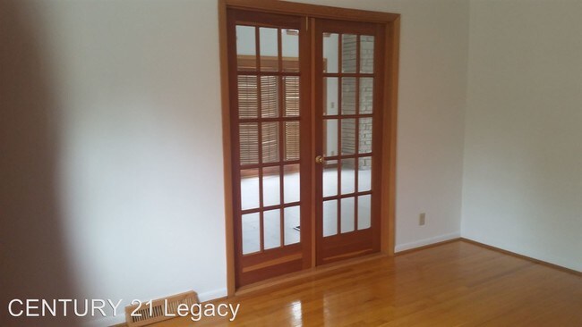 Building Photo - 4 br, 4 bath House - 111 October Ln