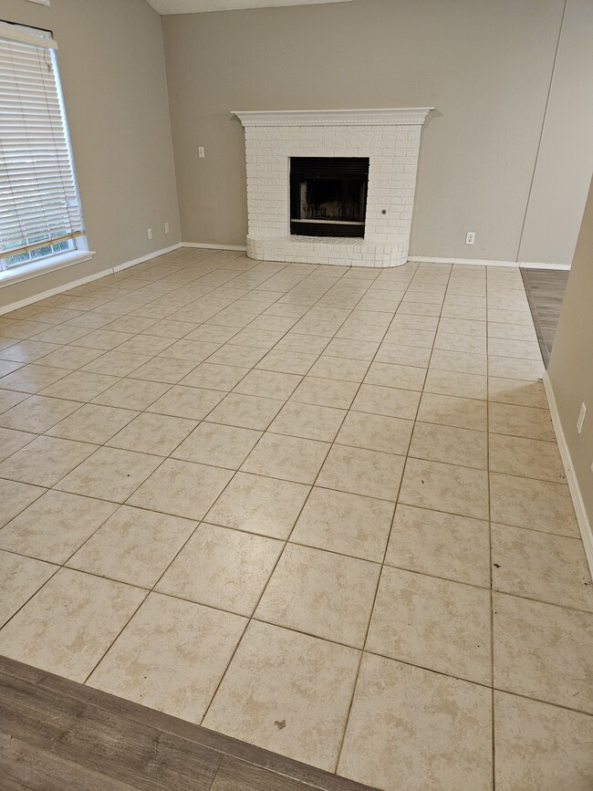 Foto del edificio - 6217 S Elm Ave