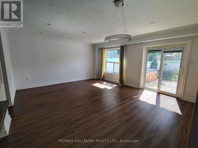 Building Photo - 95 Crittenden Dr