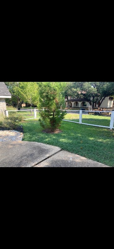 Foto del edificio - 1506 Oak Hollow Dr