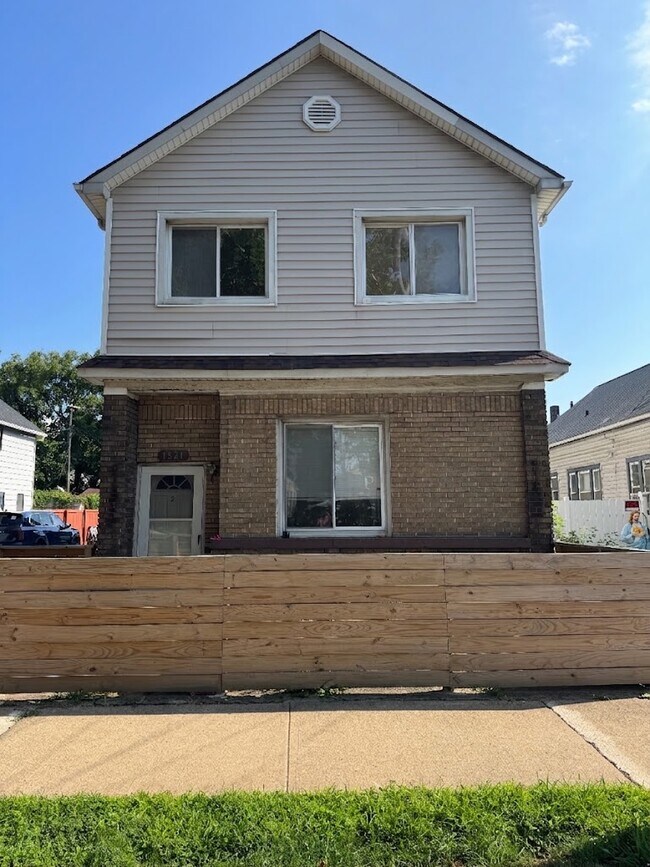 Building Photo - 1321 Buhrer Ave
