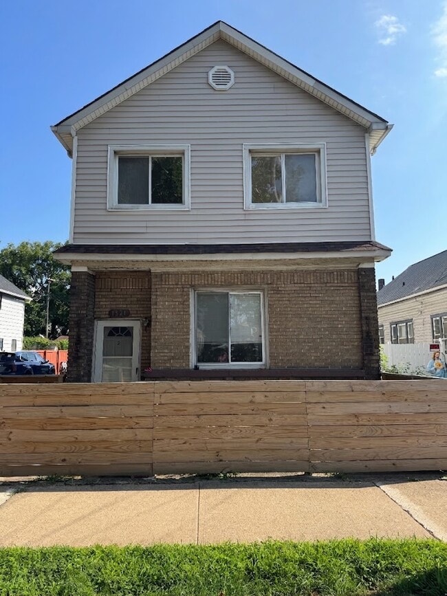 Building Photo - 1321 Buhrer Ave