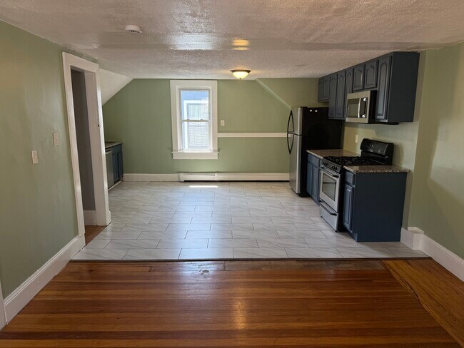 Building Photo - 57 Mozart St