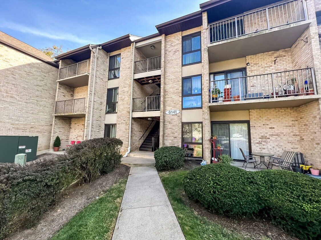 Primary Photo - A Gorgeous 1 Bed 1 Bath Unit With Patio In...