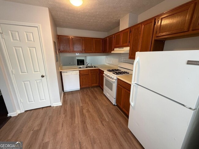 Building Photo - 3461 Kingswood Run