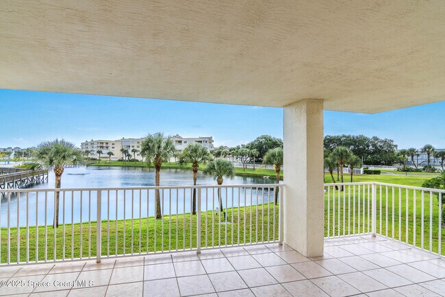 Foto del edificio - 8921 Lake Dr