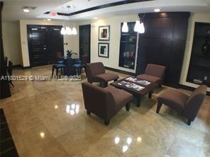 Foto del edificio - 2421 NE 65th St