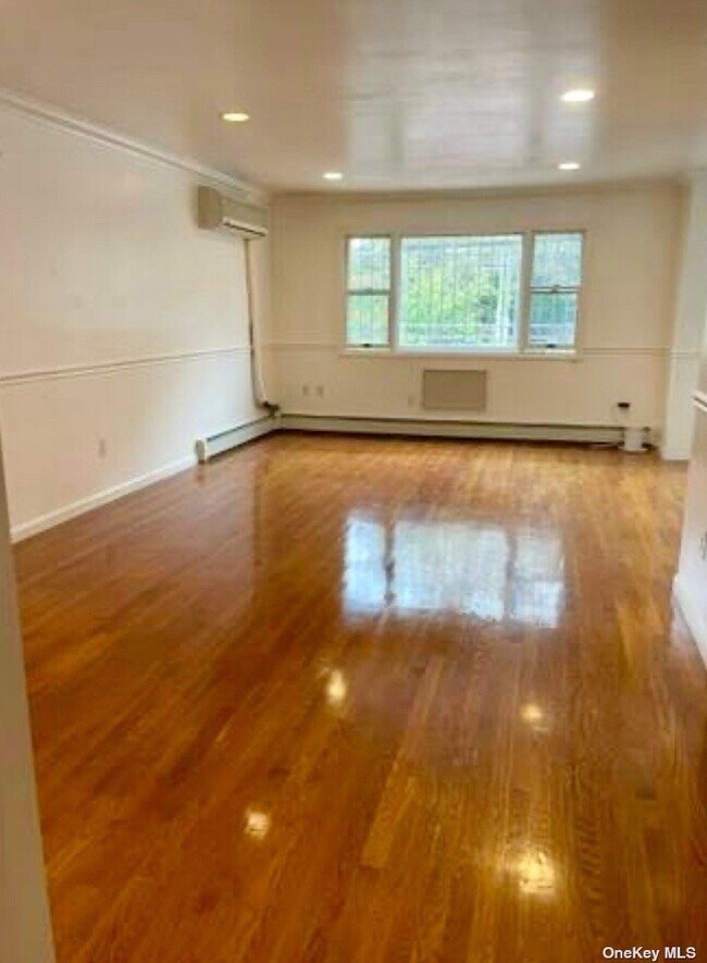 Foto del edificio - 215-42 38th Ave