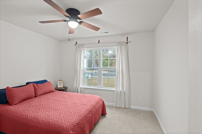 Foto del edificio - 4001 Madeline Farm Blvd