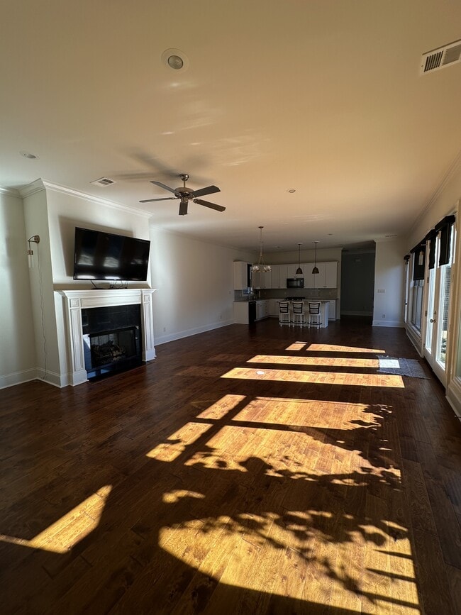 Building Photo - 170 Mulberry Ln