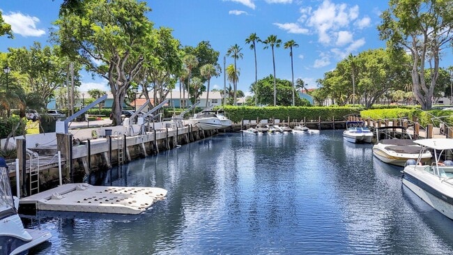 Foto del edificio - 899 Jeffery St