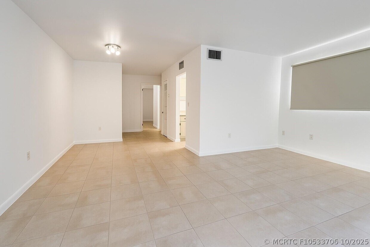 Building Photo - 7320 SW 82nd St