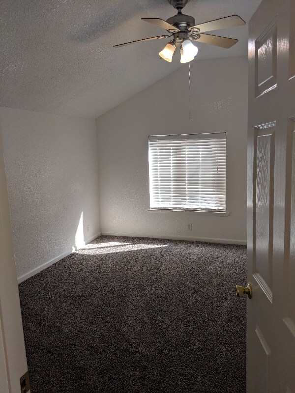 Building Photo - 7529 Walnut Dr