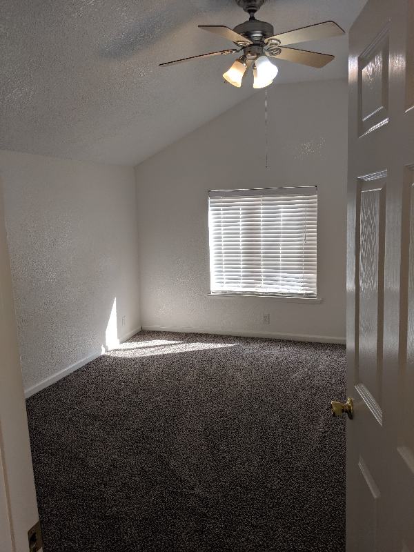 Foto del edificio - 7529 Walnut Dr