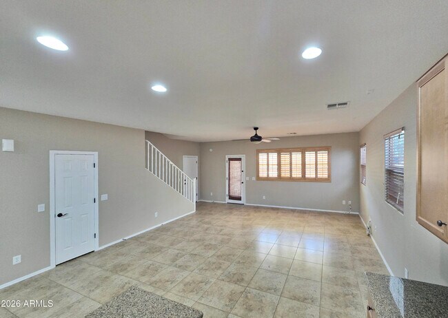 Foto del edificio - 3853 E Branham Ln