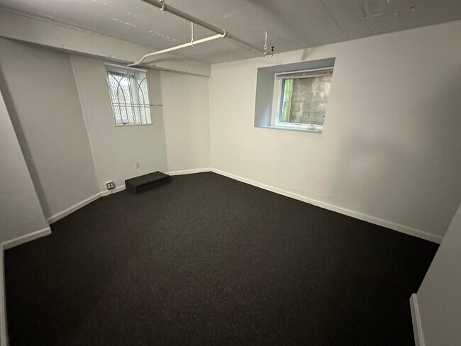 Building Photo - 32 Worthington St
