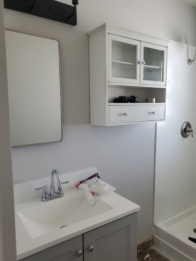 Building Photo - Coming Soon: Charming 3-Bed, 2-Bath Home i...