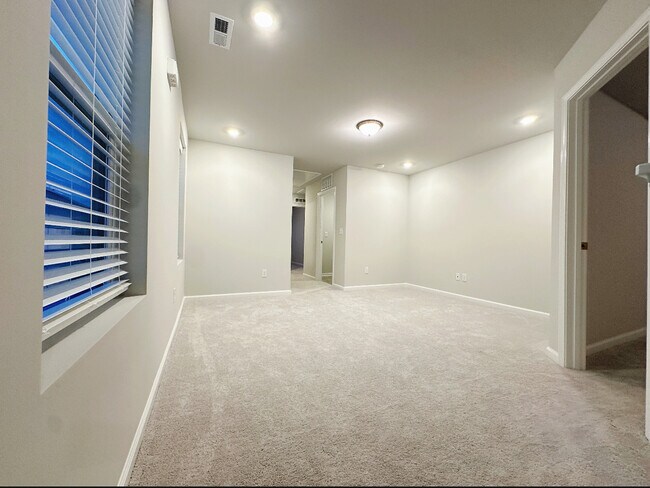 Foto del edificio - 102 Ivy Vine Wy