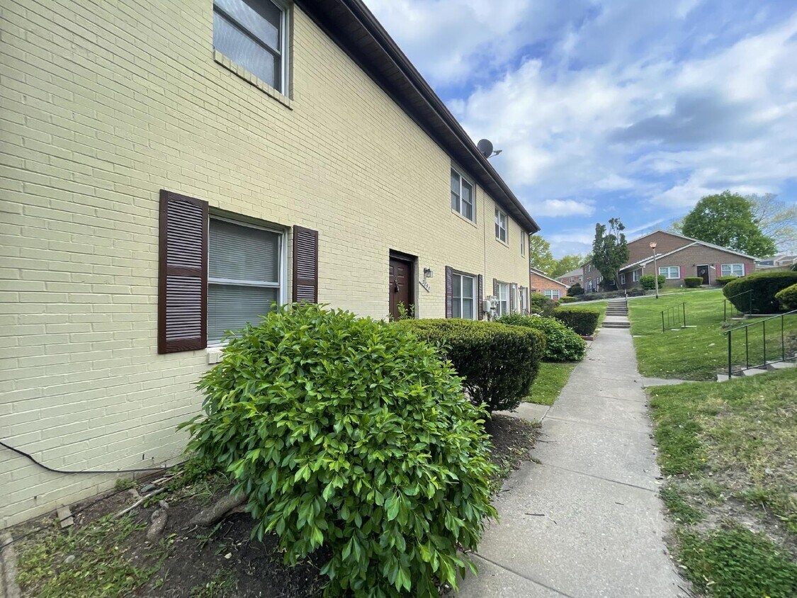 9644 Hagel Cir, Lorton, VA 22079 Room for Rent in Lorton, VA