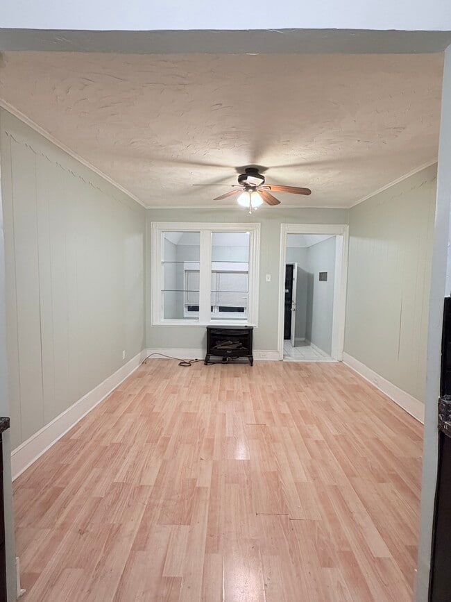 Building Photo - 428 S 57th St