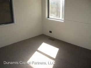 Foto del edificio - 7474 McClure Ave