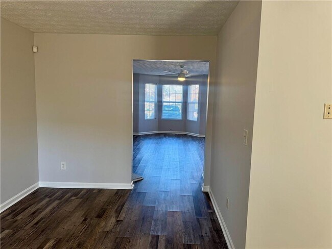 Foto del edificio - 5663 Windfall Ln